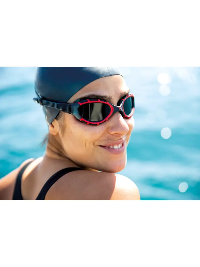 , voir image en taille réelle de la vue frontale de Product detail - Predator Flex Polarized Goggles Black/Red - Polarized Smoke Lens