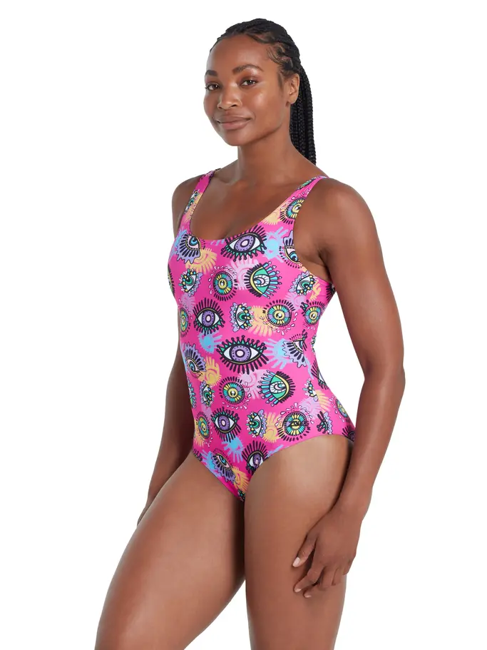 , visualizzare l'immagine full size della vista frontale di Product detail - Look Inside Silver Lined Scoopback Swimsuit LIMG