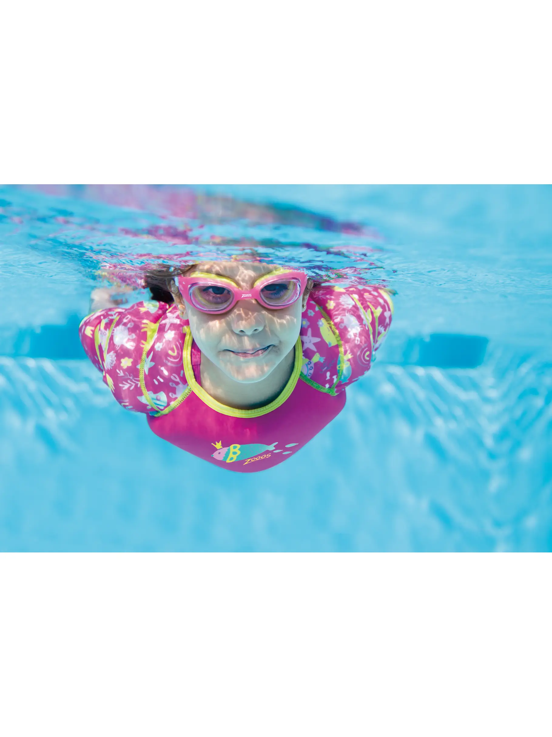 Encourages natural swimming position